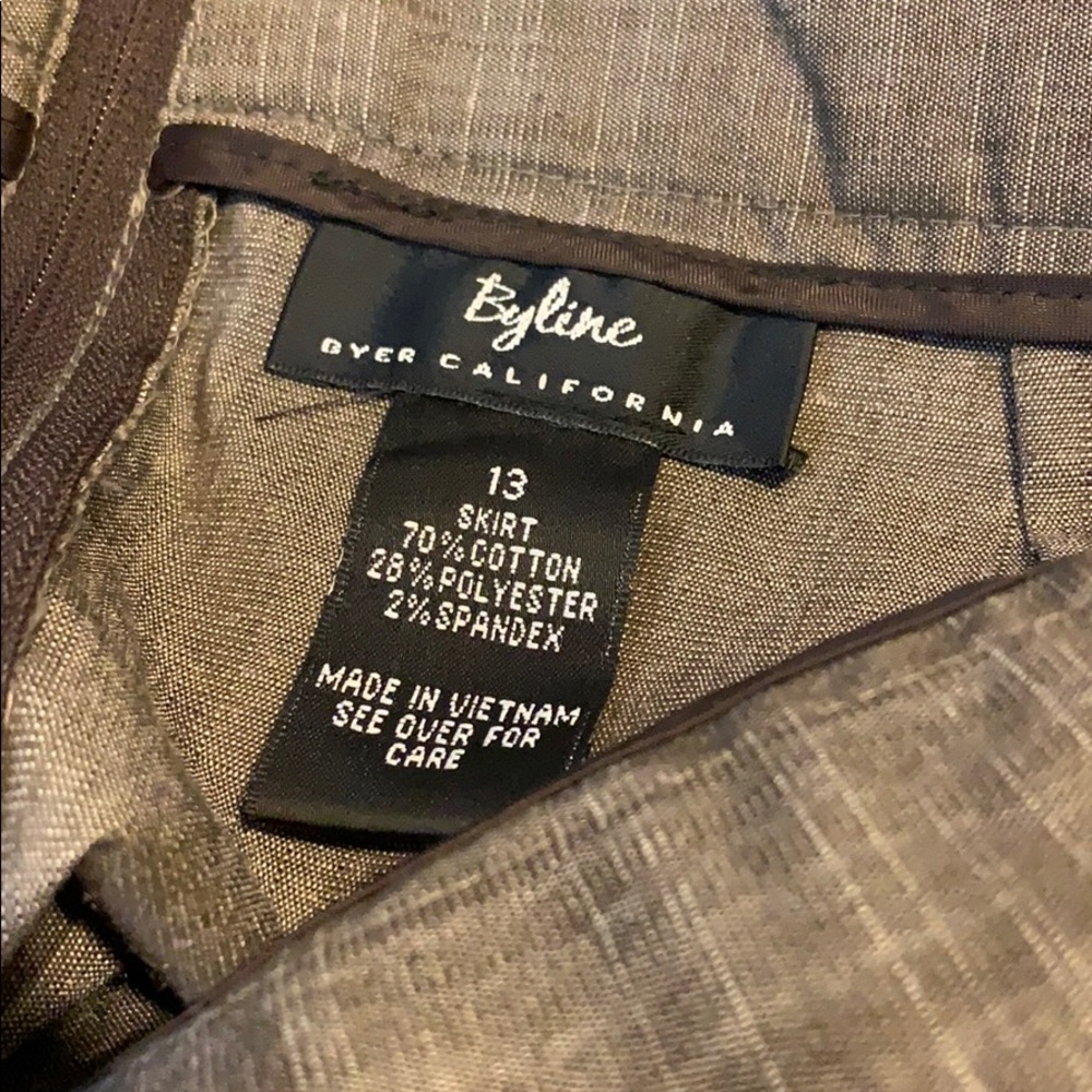 Byline Pencil Skirt - Picture 5 of 5
